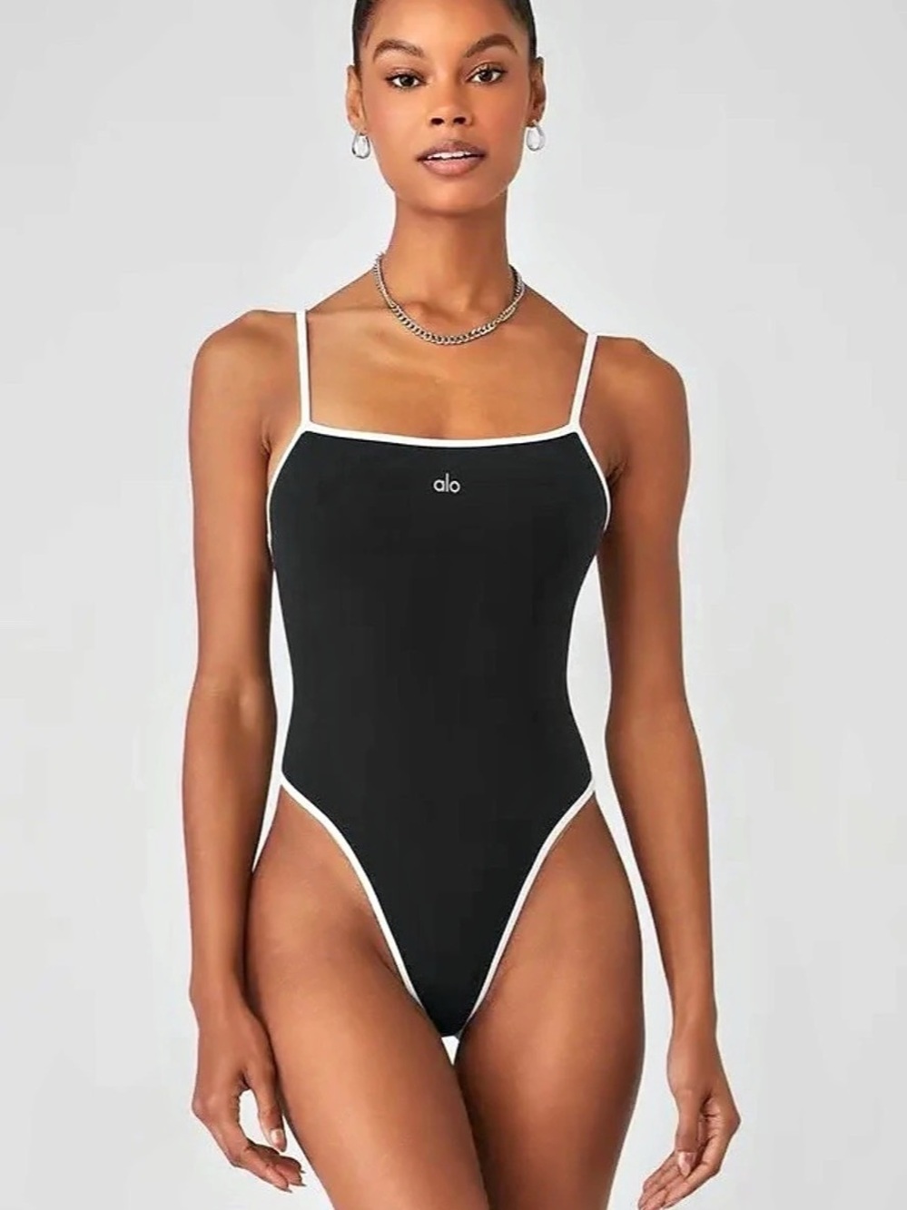 Alo Yoga Ivy League Bodysuit in black with white contrast piping SZ Medium